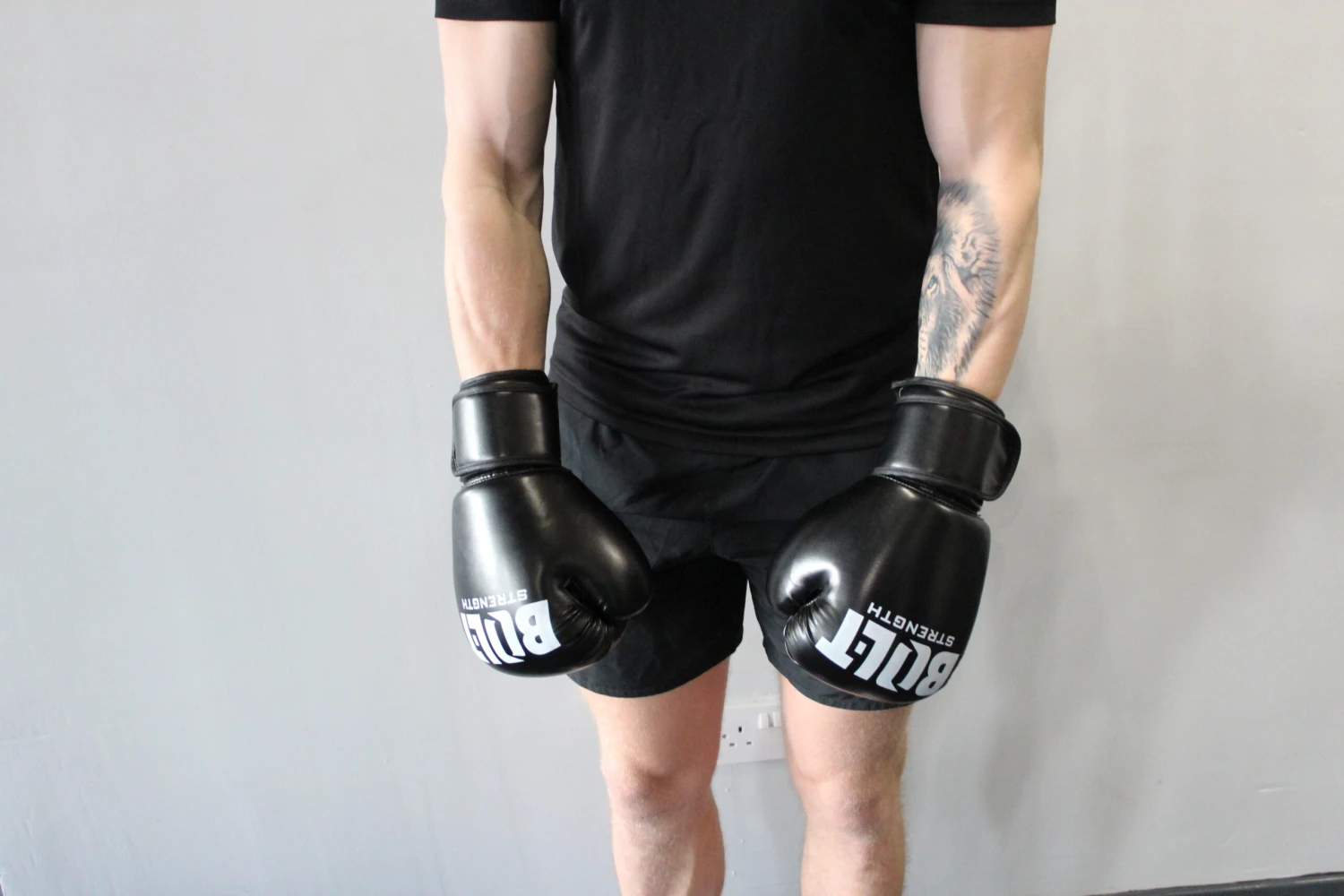 Bolt Strength 12 Oz Boxing Gloves 2 Bolt Strength 12 Oz Boxing Gloves - Image 2