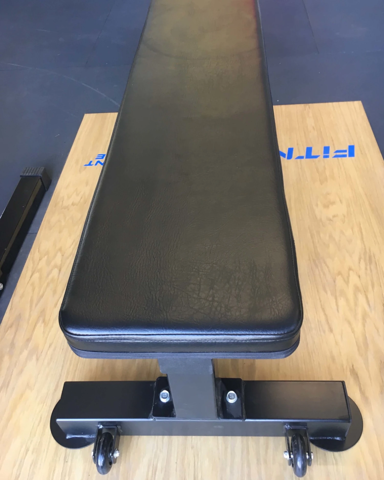Commercial Flat Bench 3 Commercial Flat Bench - Image 3